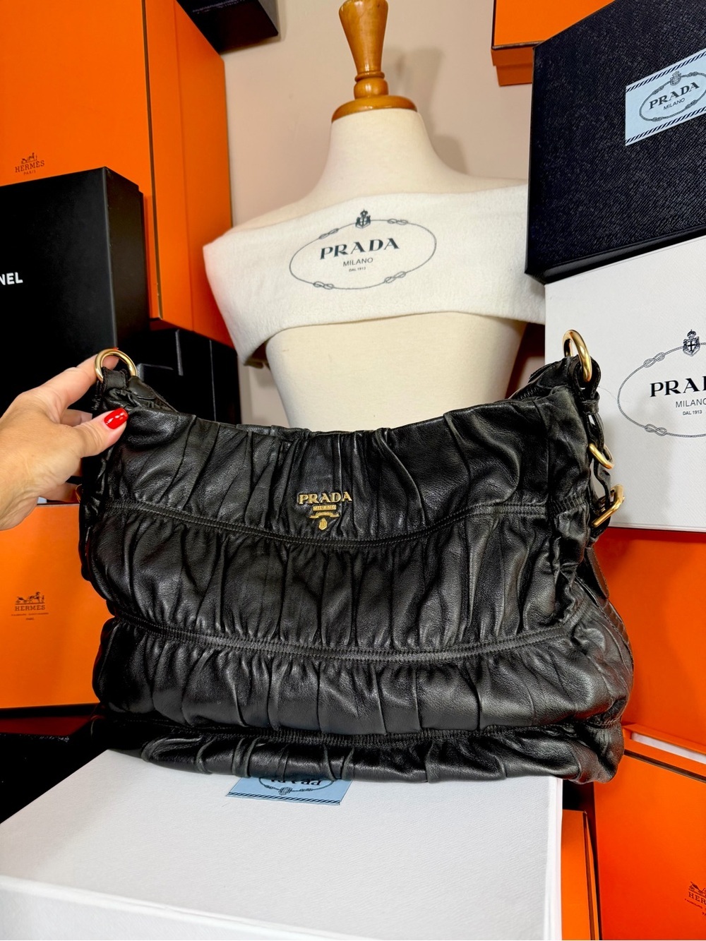 Prada 🌟 Black Runched Leather Shoulder Bag with Gold ! Offers always welcome! - Picture 7 of 16
